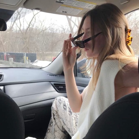 Meet your Posher, Molly - Picture 2 of 2